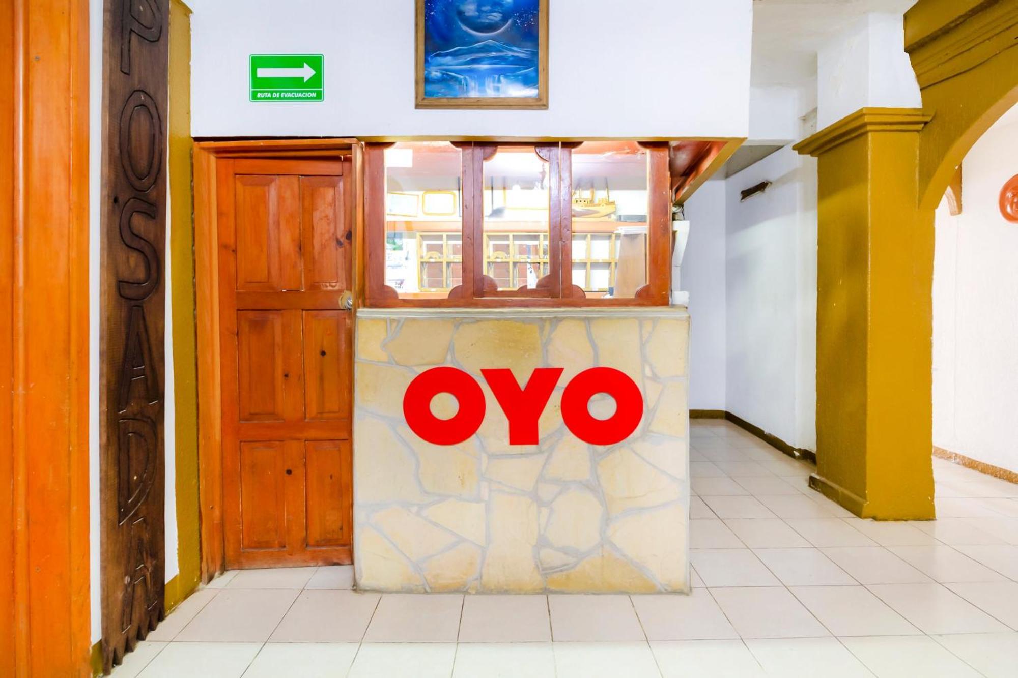 Oyo Hotel La Luna, Templo De Santo Domingo De Guzman San Cristobal de las Casas Exterior photo